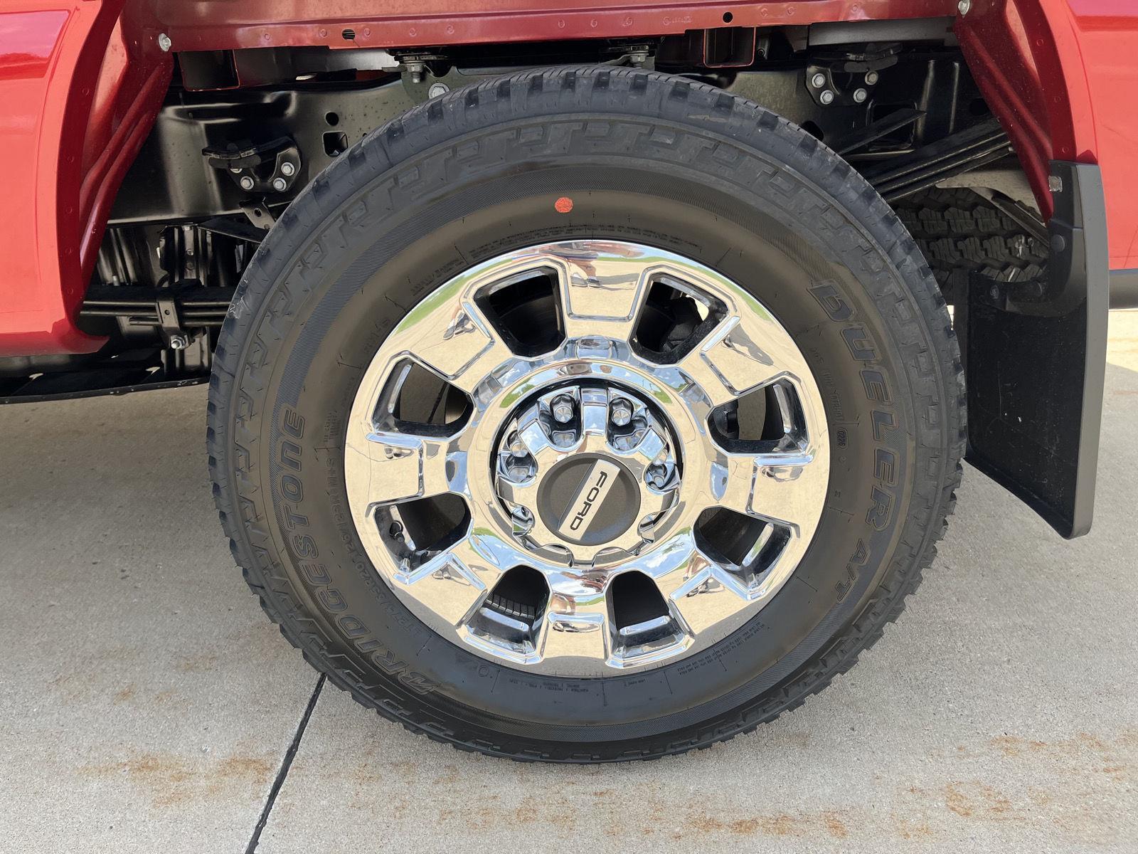 Vehicle photo 9