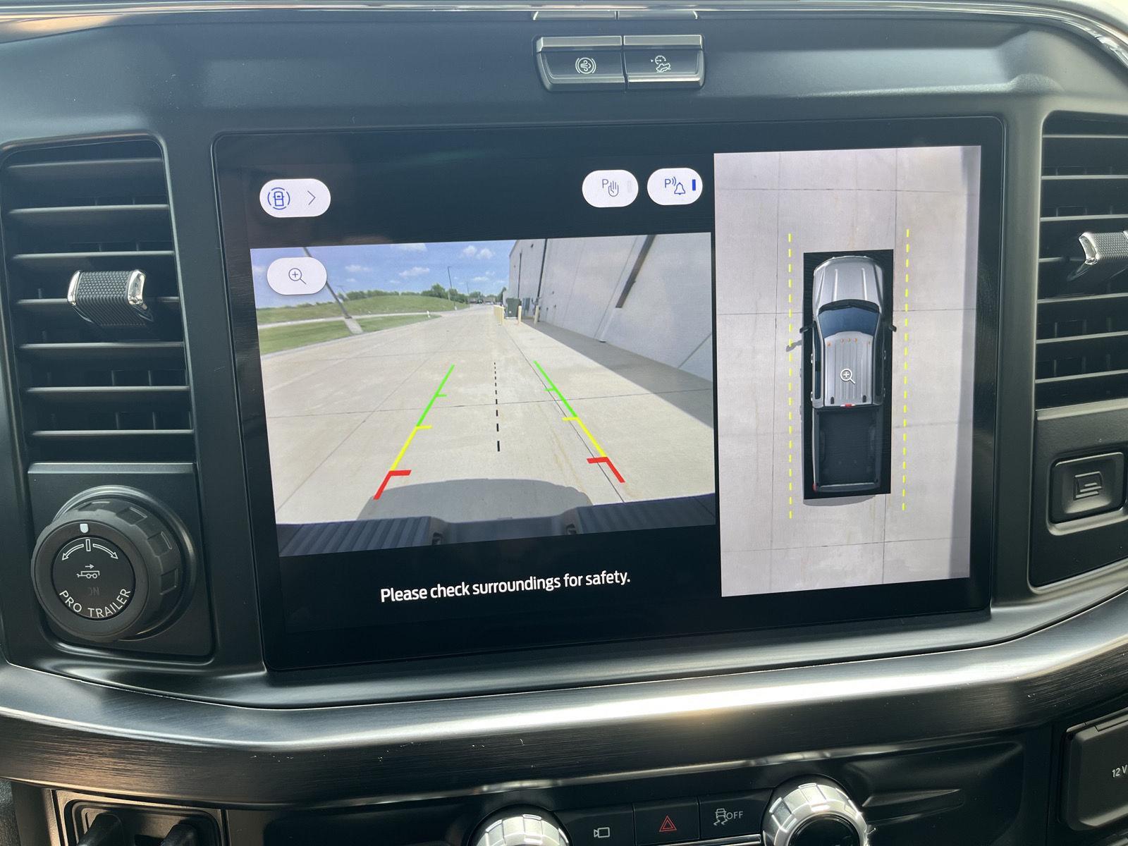 Vehicle photo 23