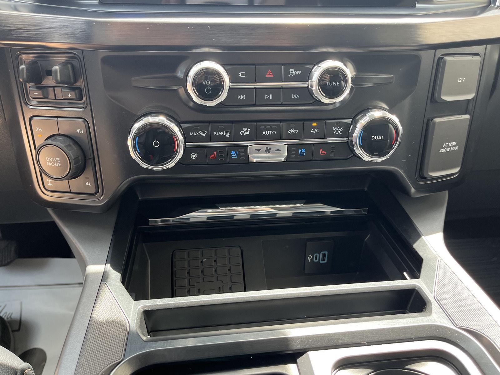 Vehicle photo 24