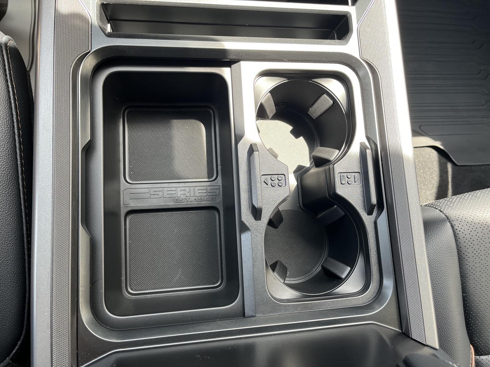 Vehicle photo 25