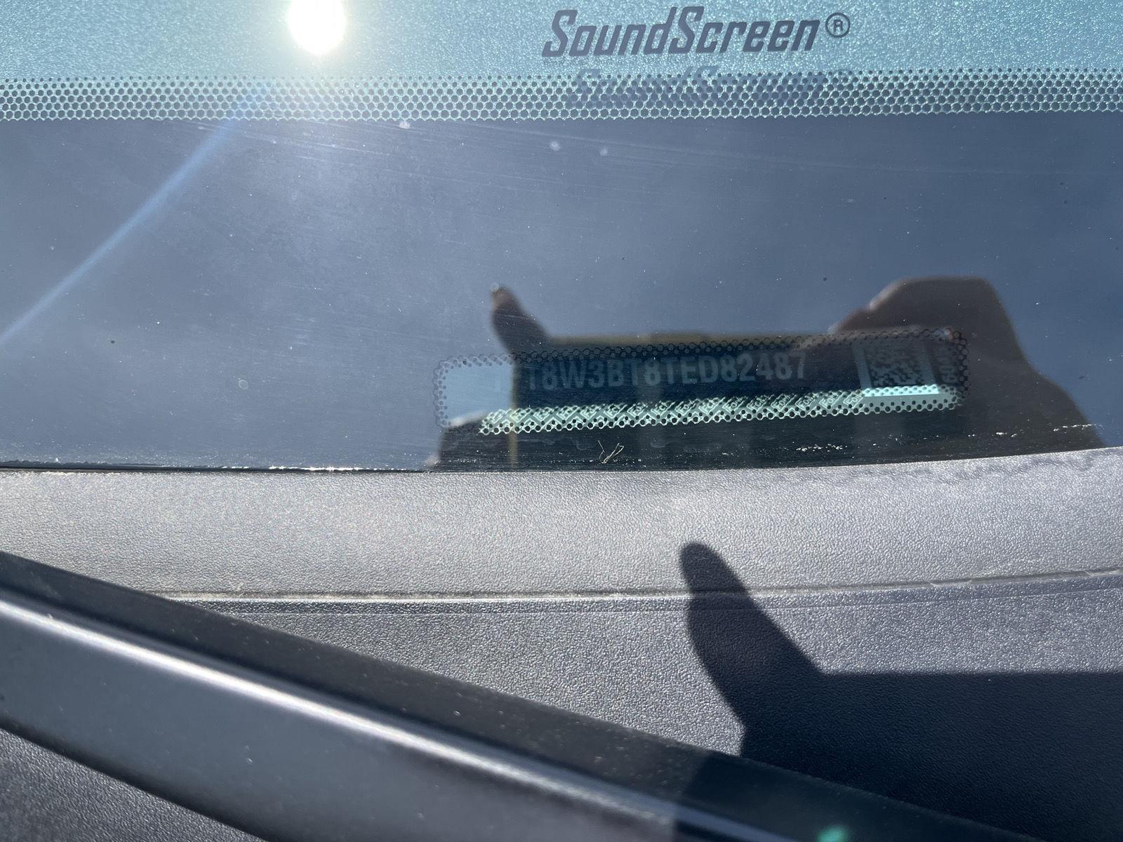 Vehicle photo 27
