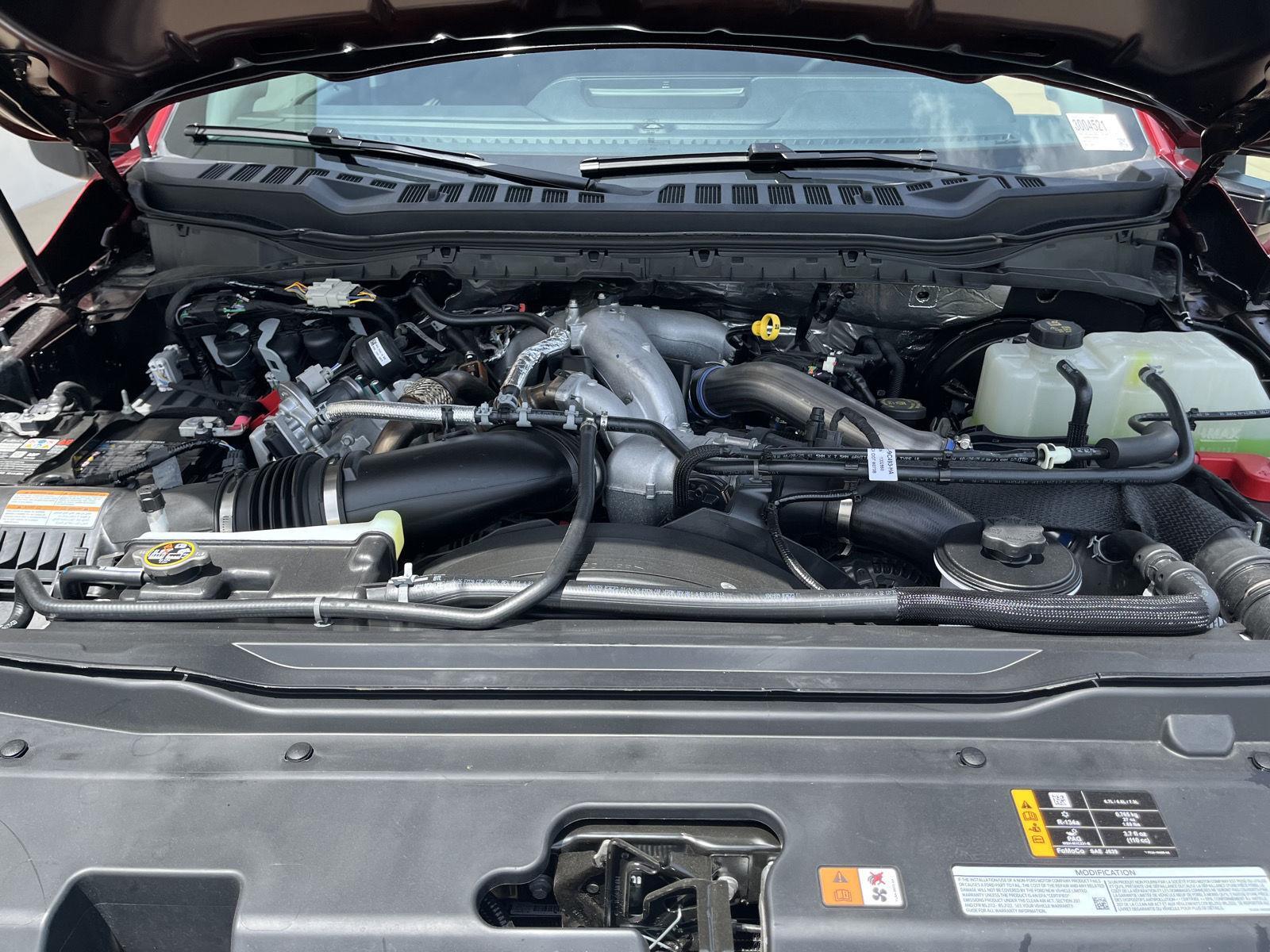 Vehicle photo 30