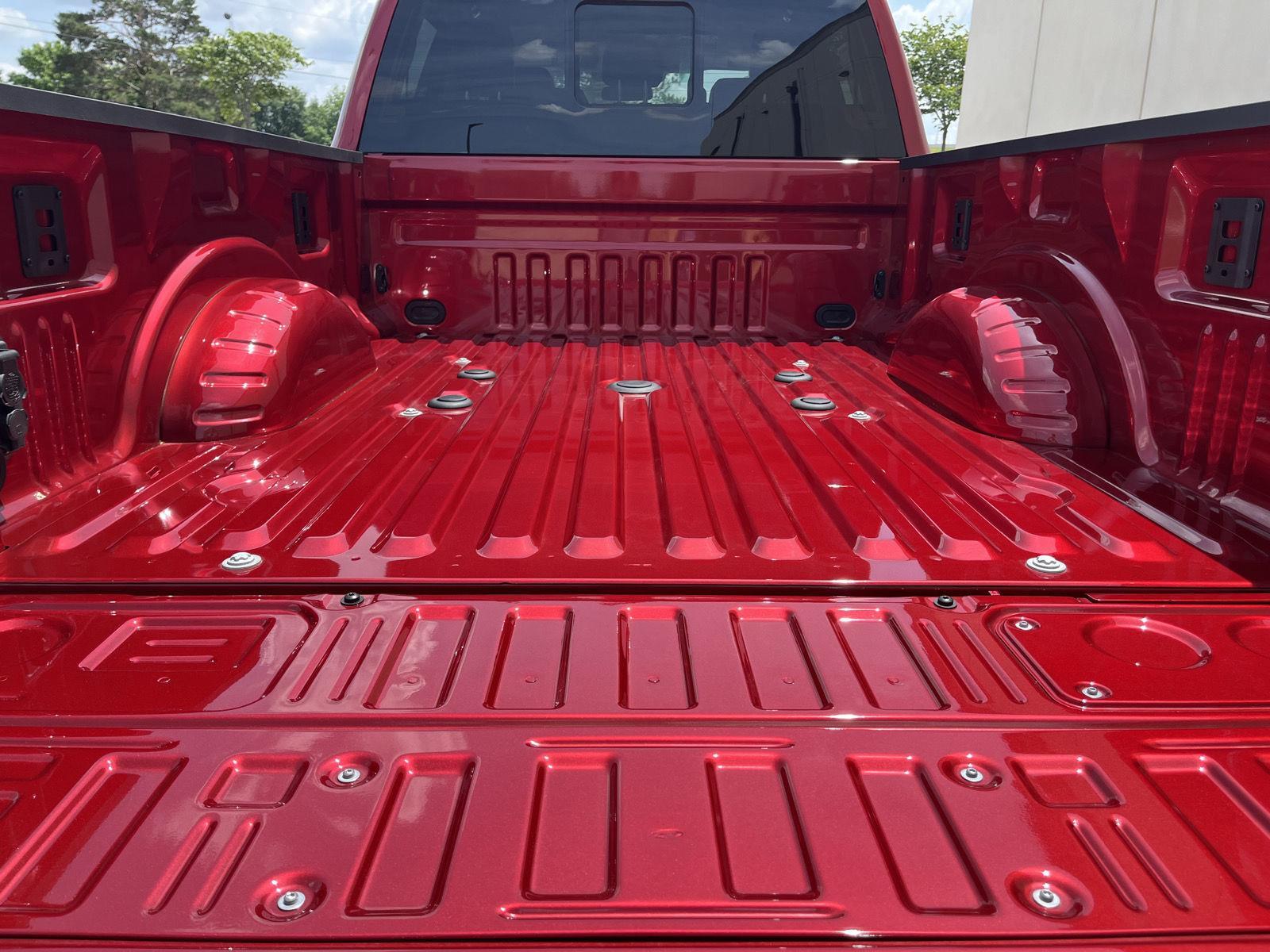 Vehicle photo 31