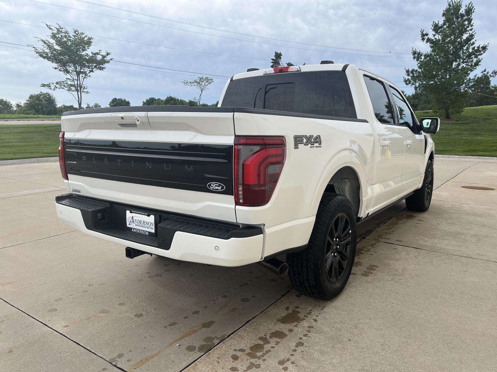 Vehicle photo 5