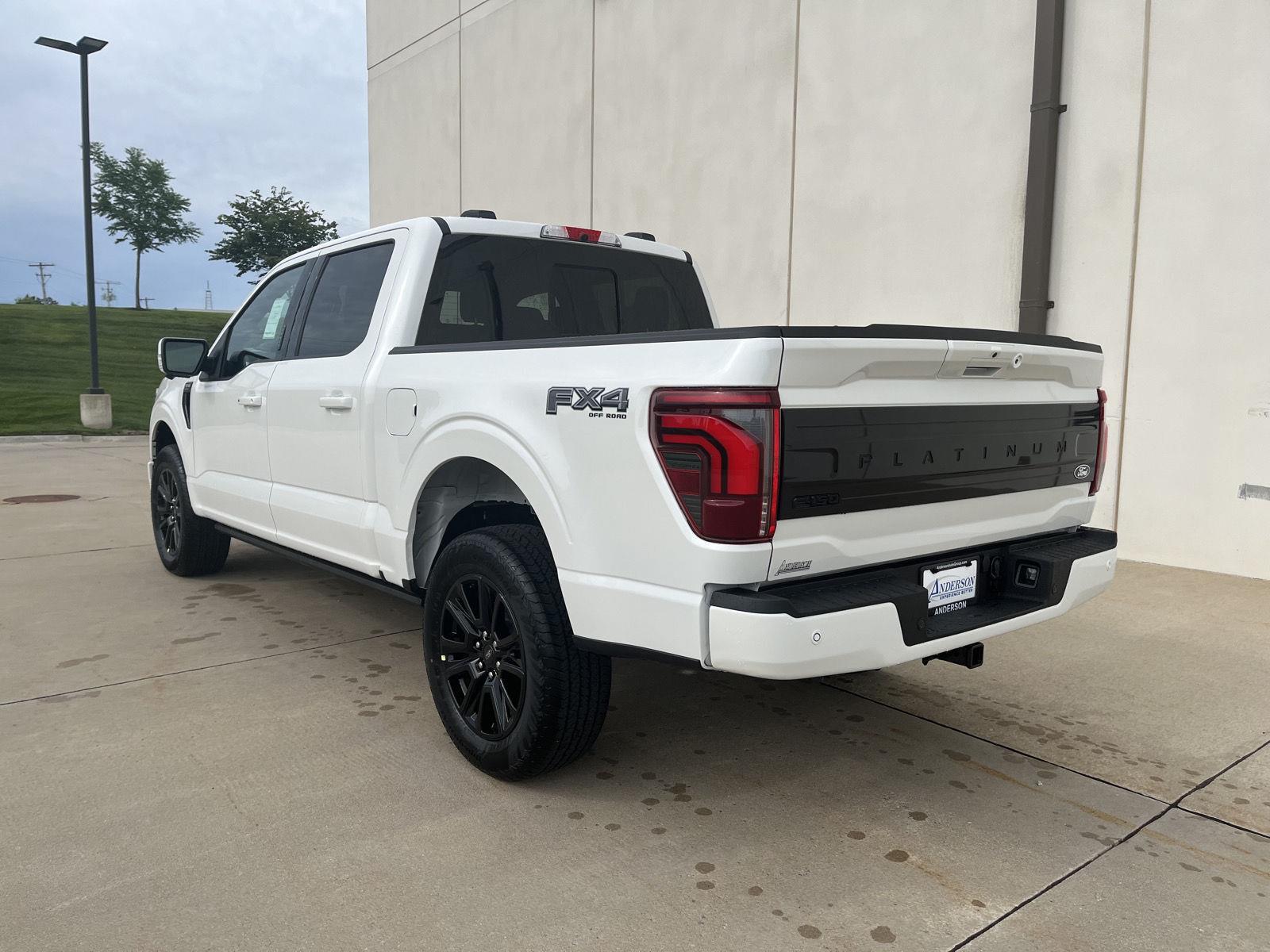 Vehicle photo 7