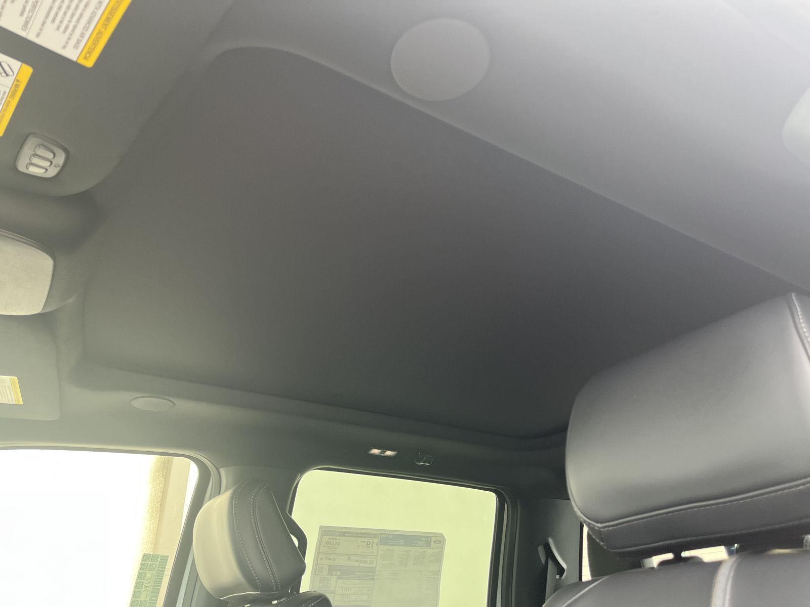 Vehicle photo 14