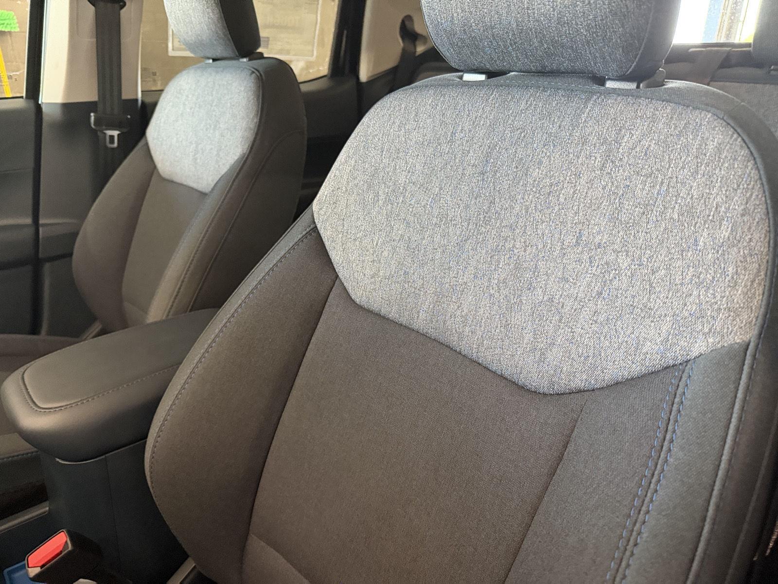 Vehicle photo 13
