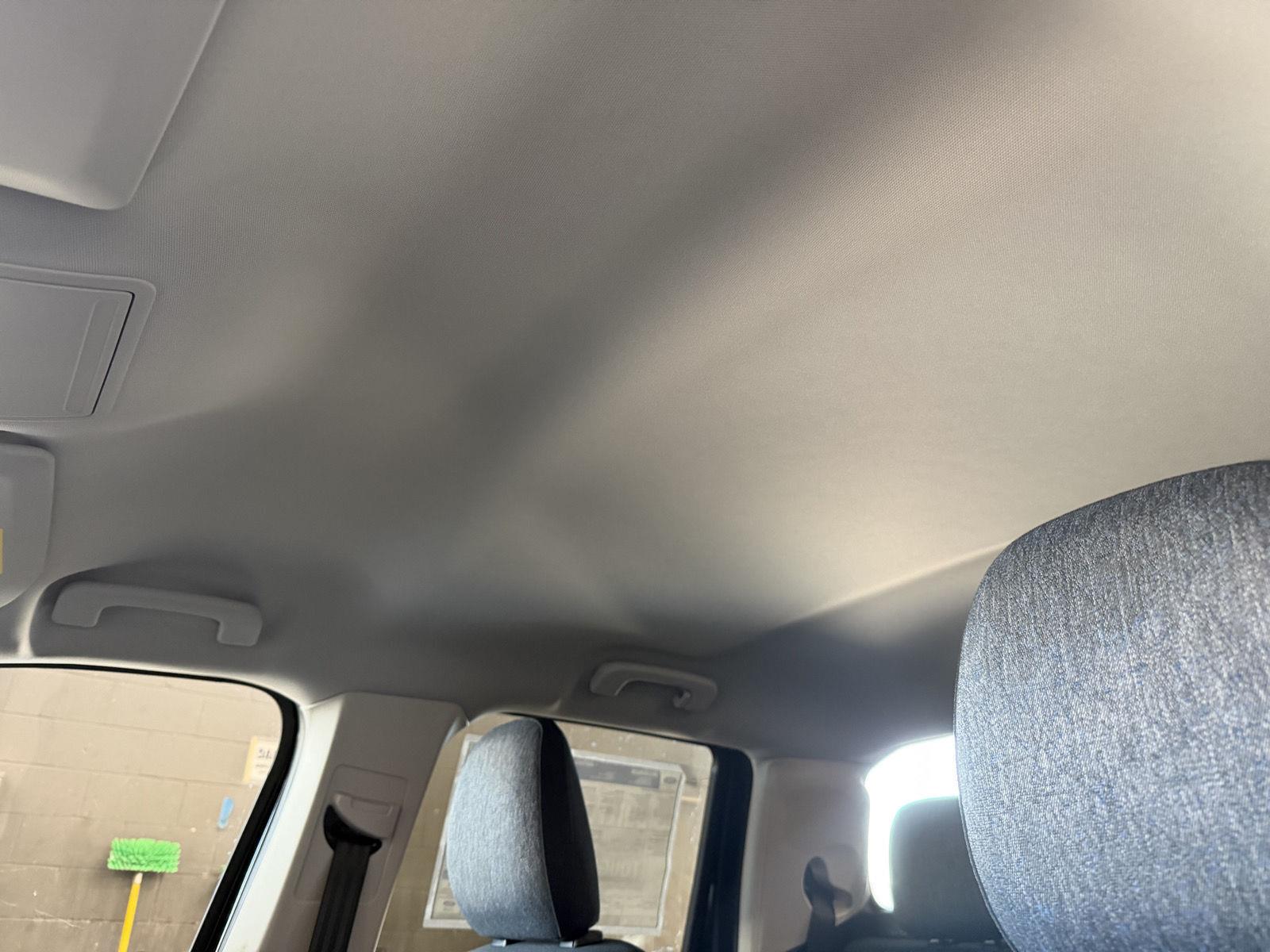 Vehicle photo 14