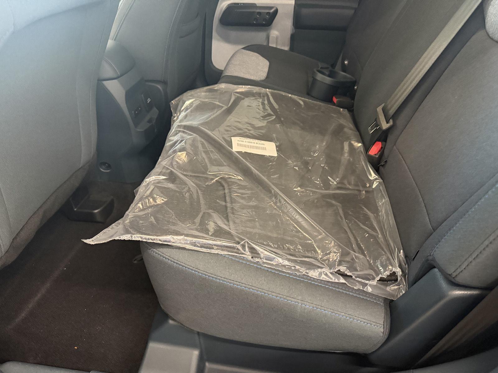 Vehicle photo 15