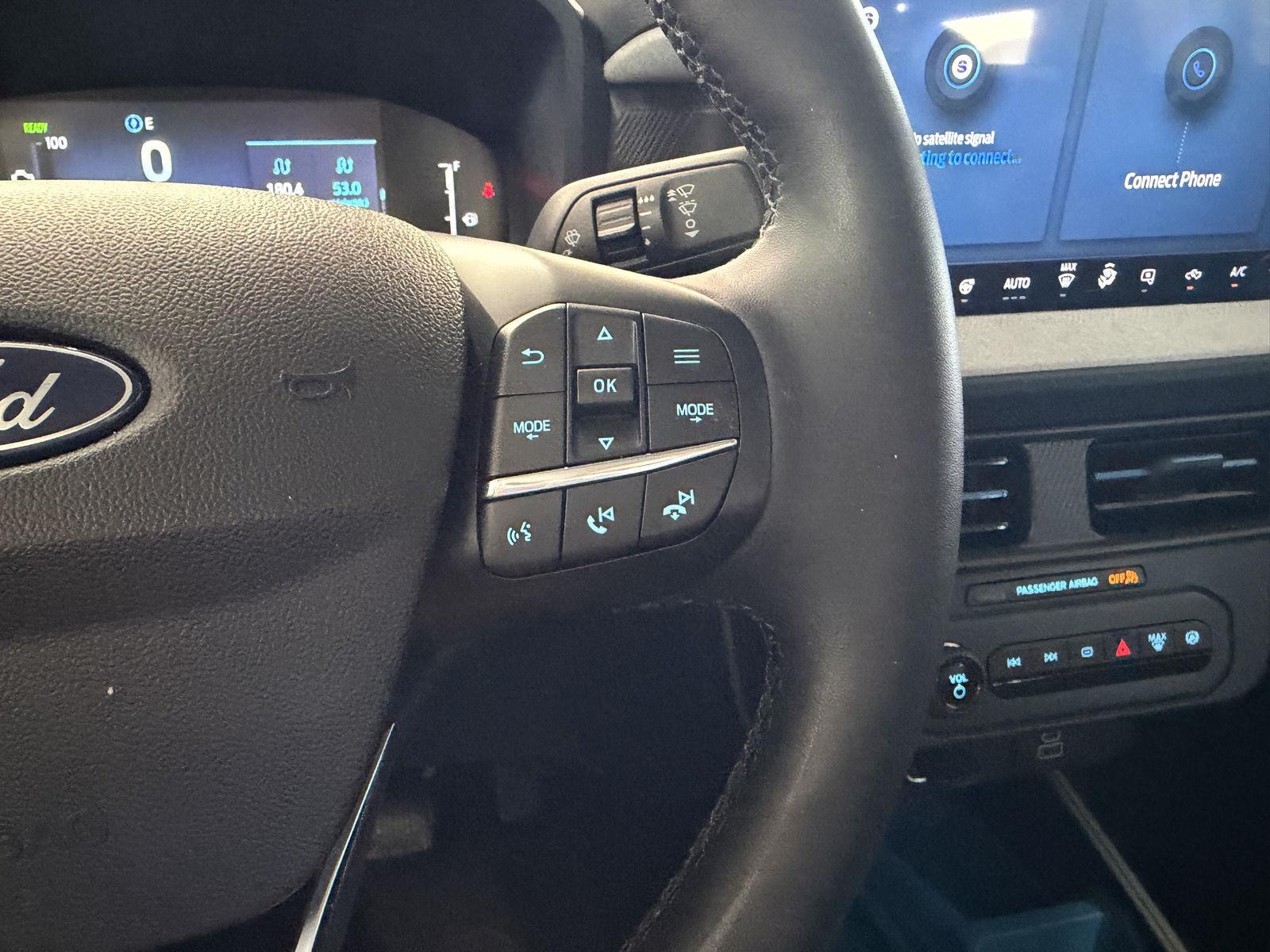 Vehicle photo 21
