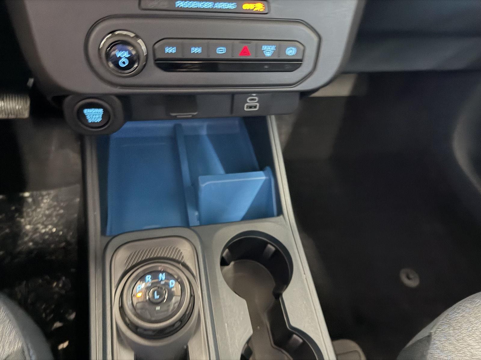 Vehicle photo 26