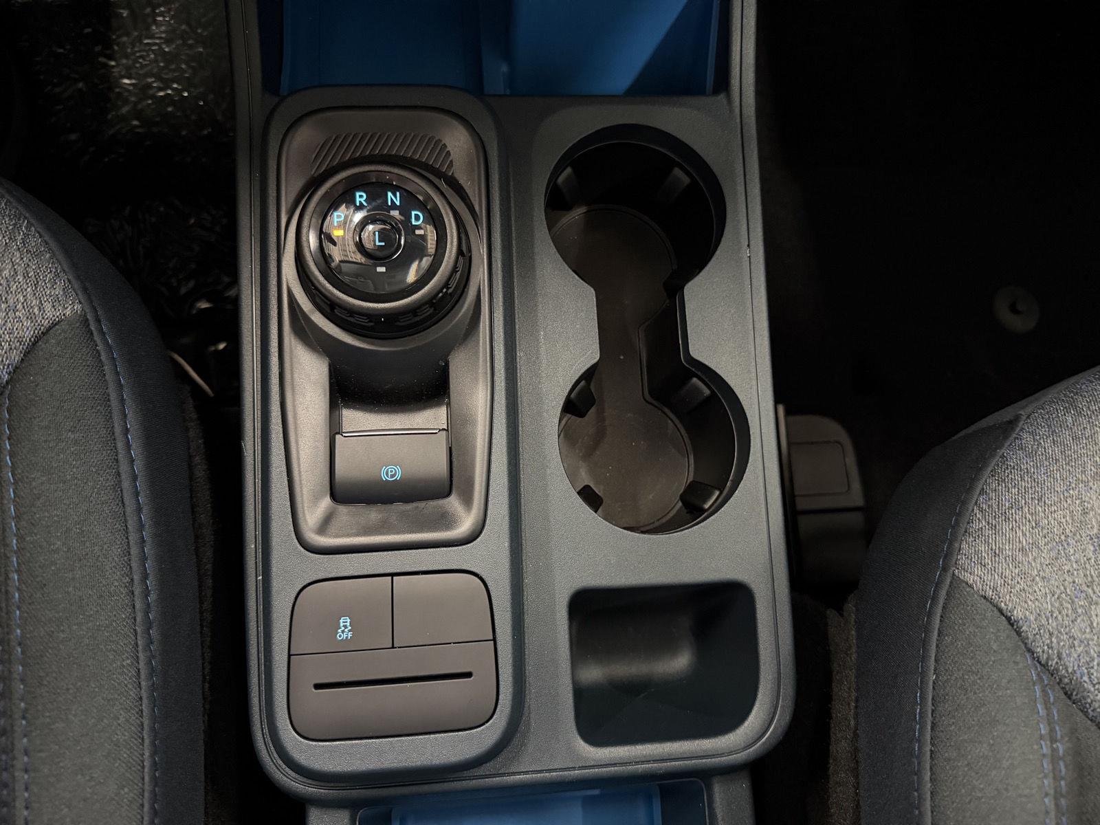 Vehicle photo 27