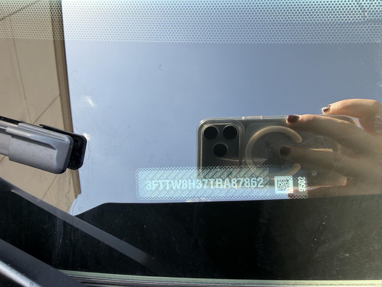 Vehicle photo 29