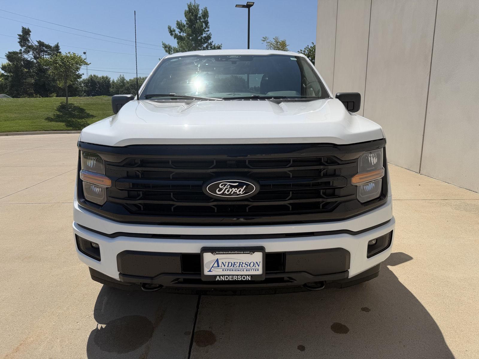 Vehicle photo 2