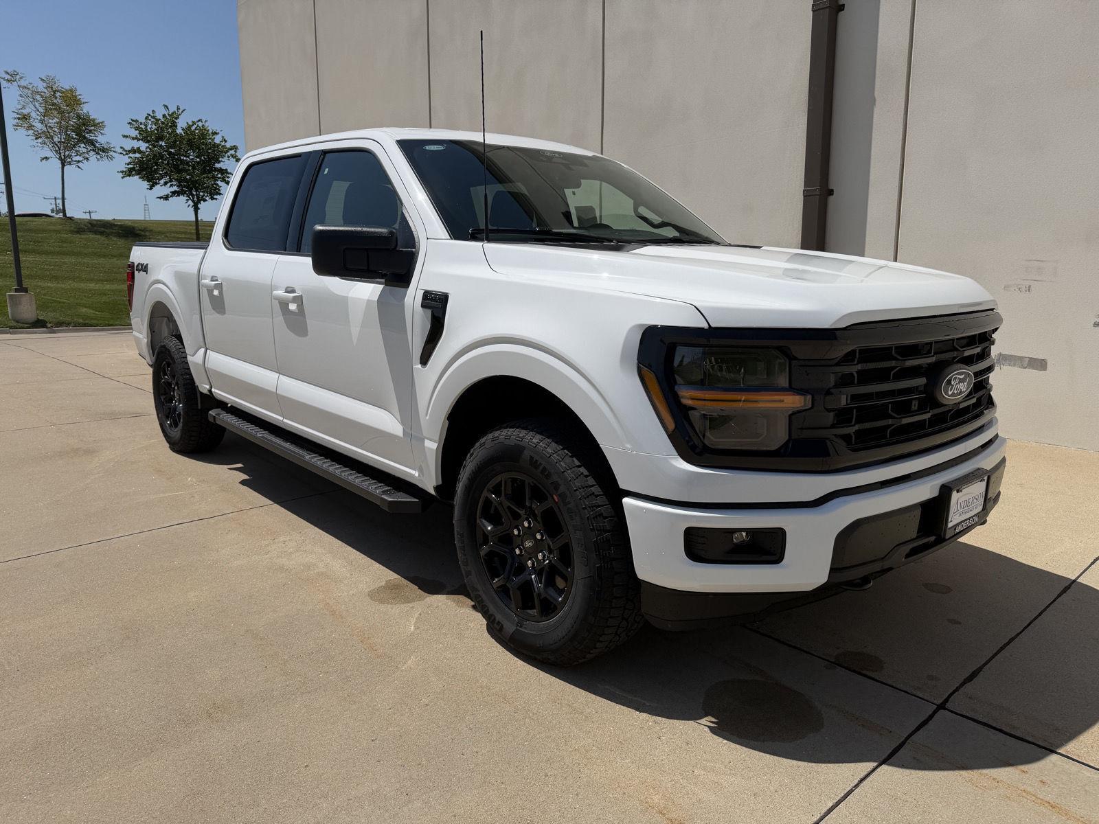 Vehicle photo 3