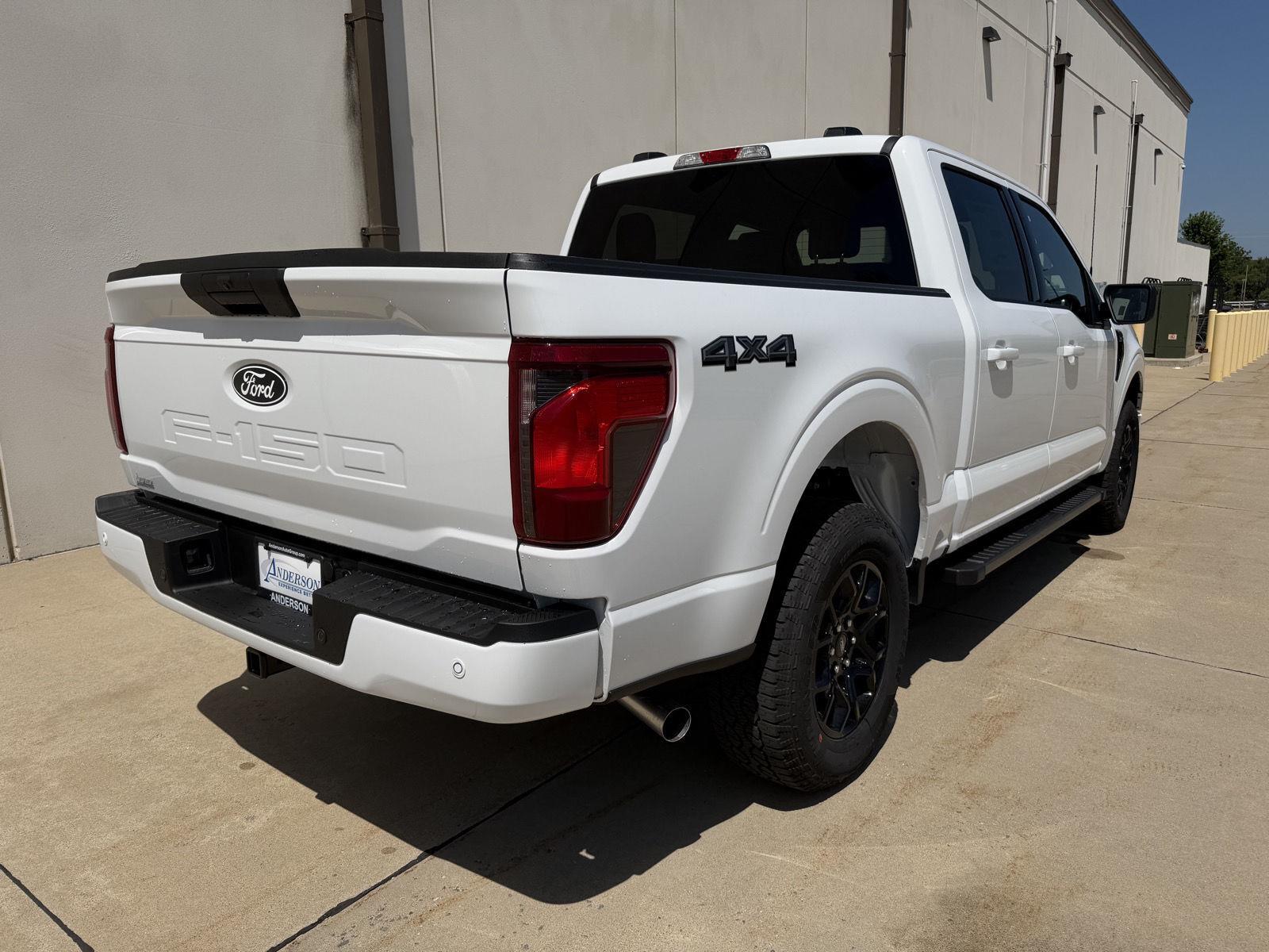 Vehicle photo 5