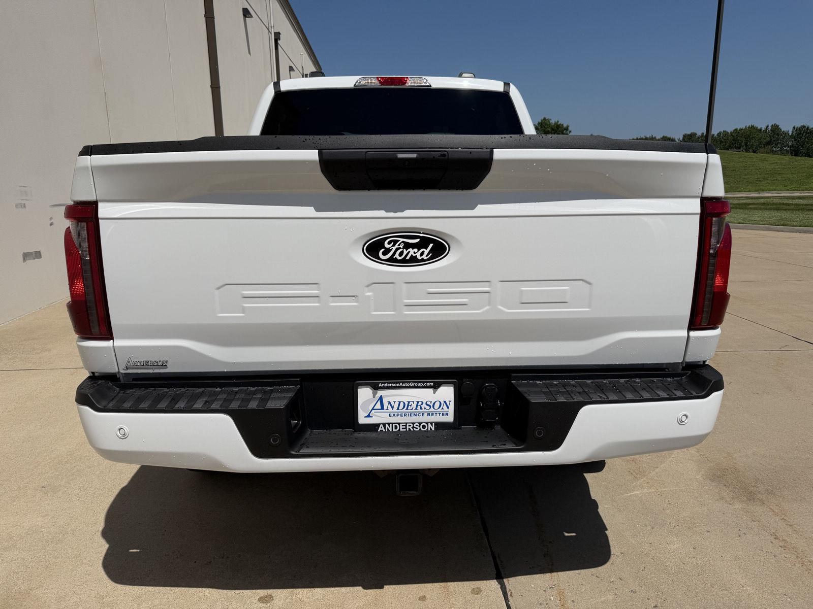 Vehicle photo 6