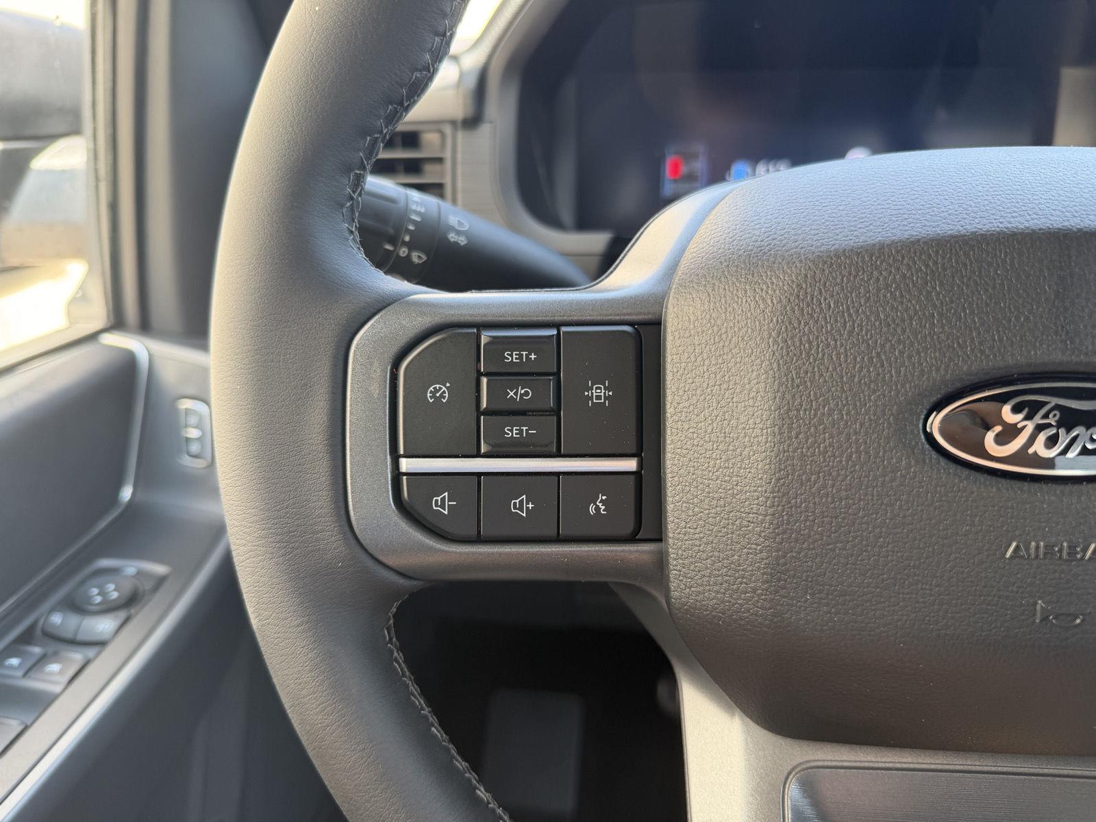 Vehicle photo 21