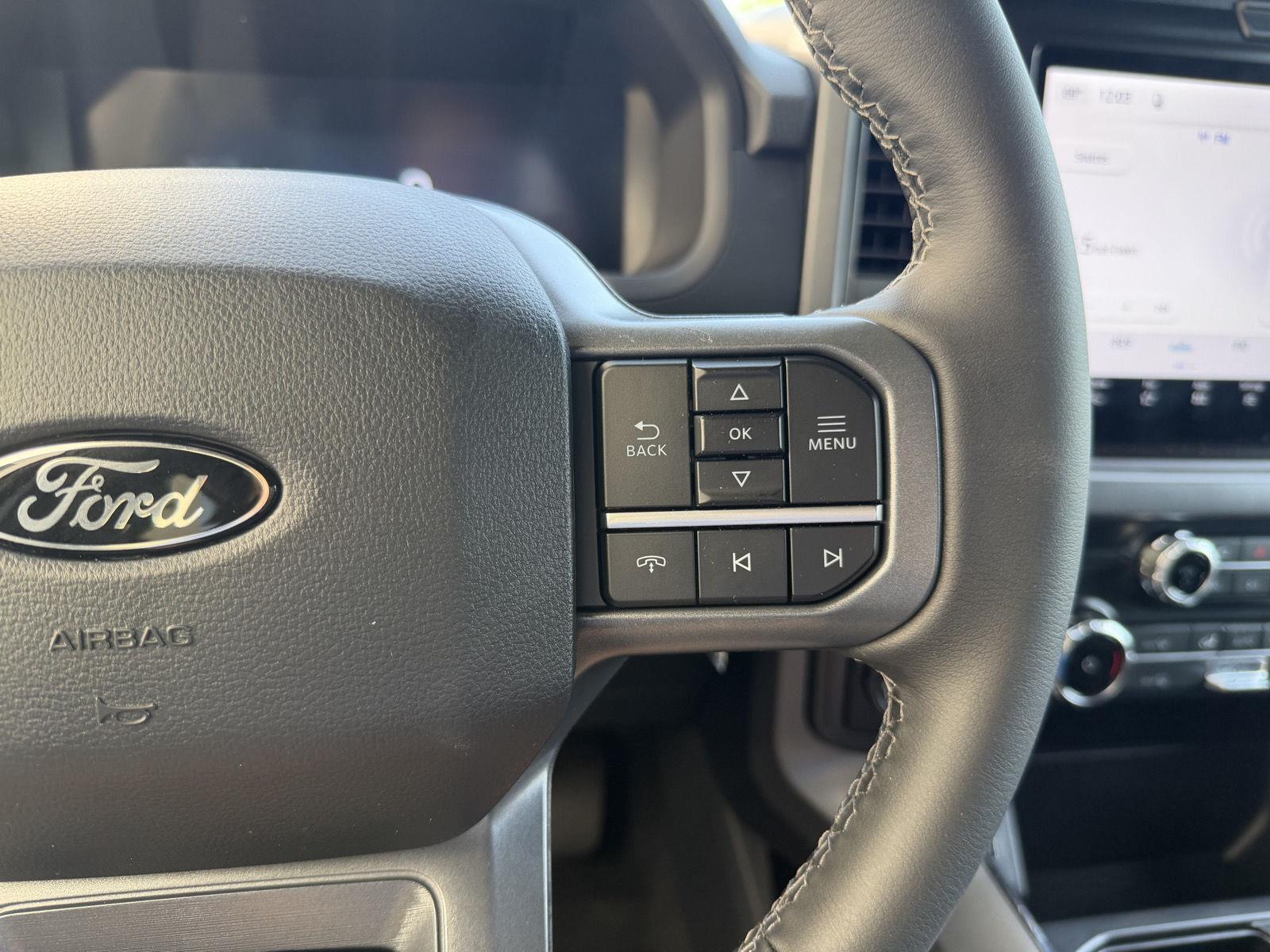 Vehicle photo 22