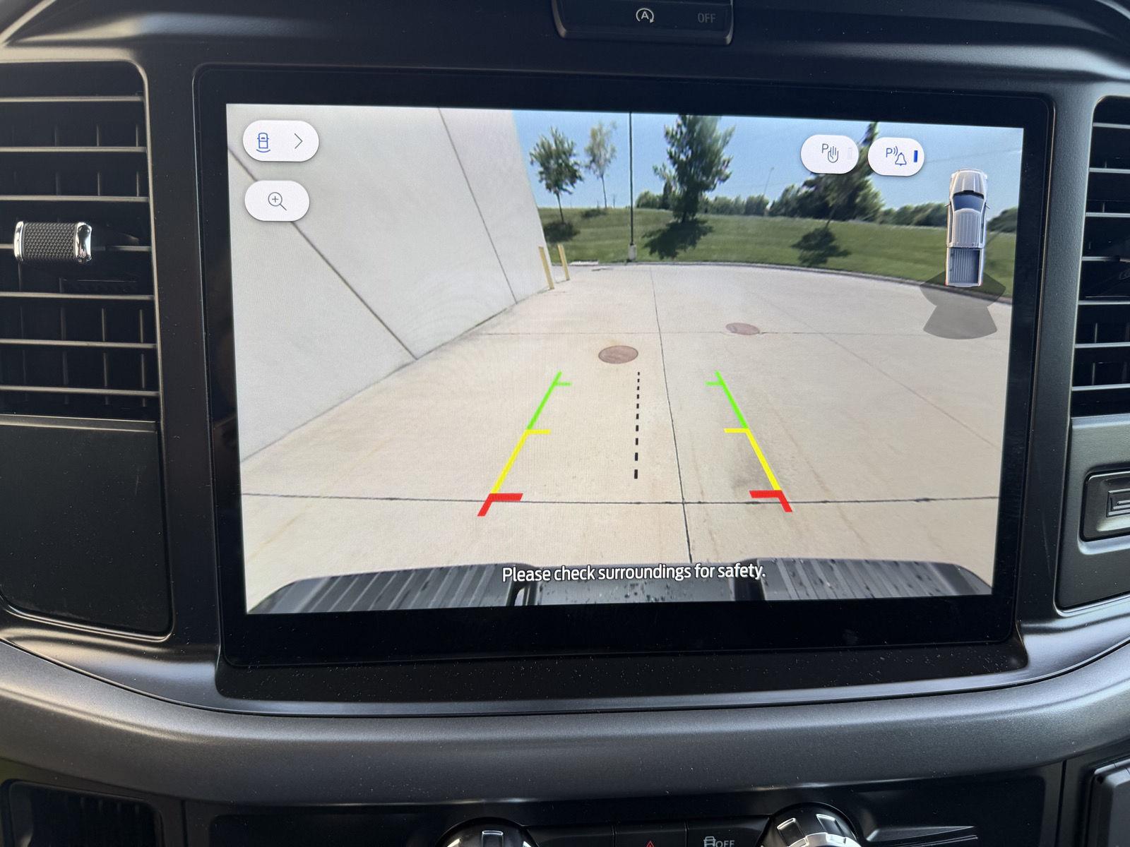 Vehicle photo 27