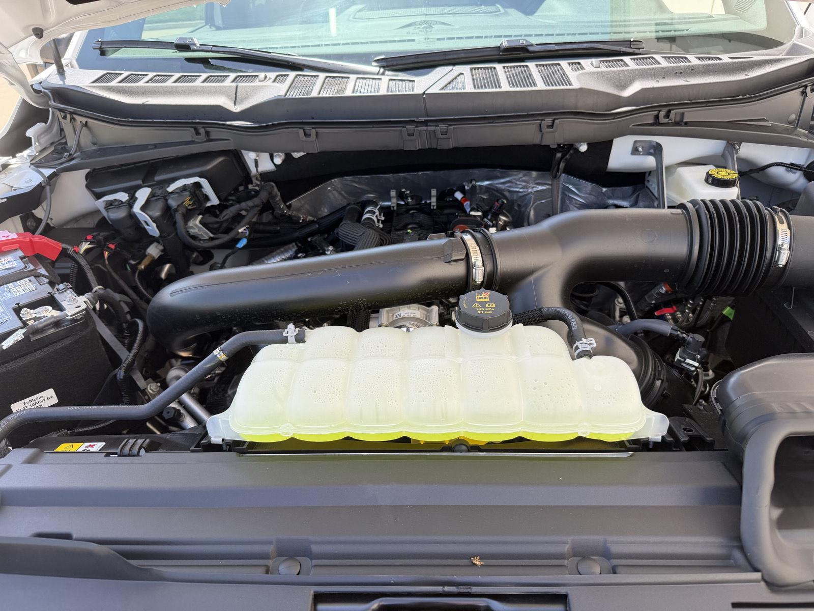 Vehicle photo 34