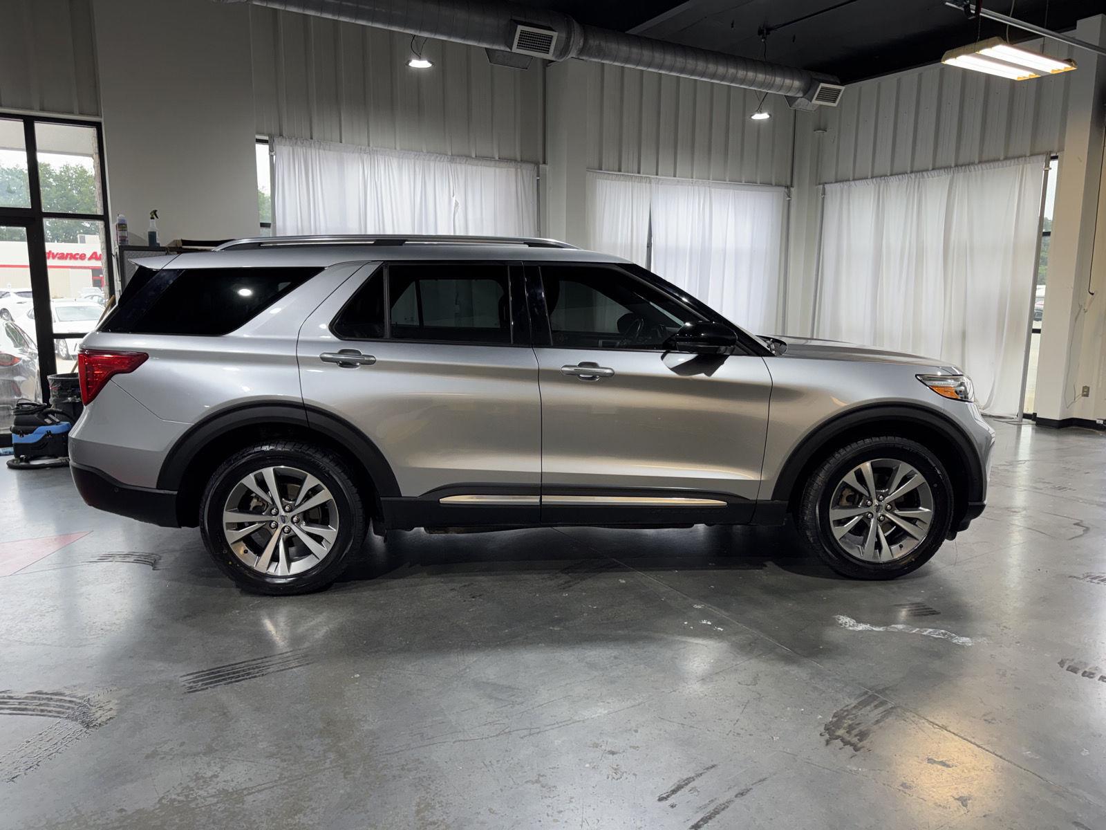 Vehicle photo 6