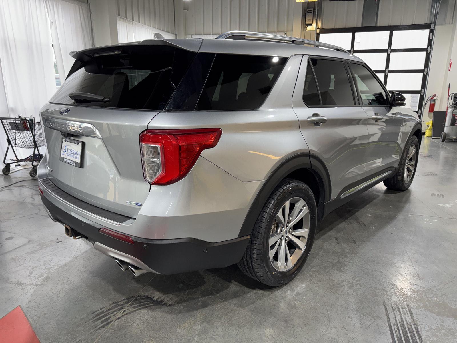 Vehicle photo 7