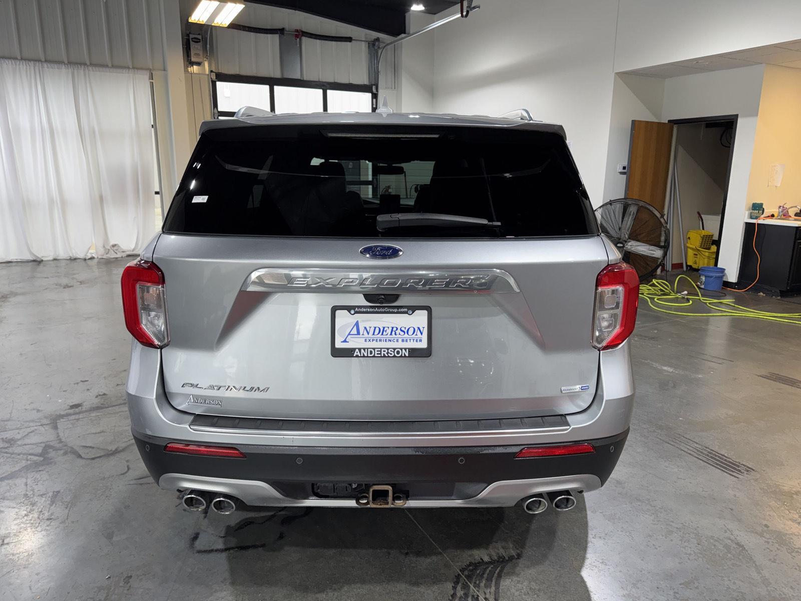 Vehicle photo 8
