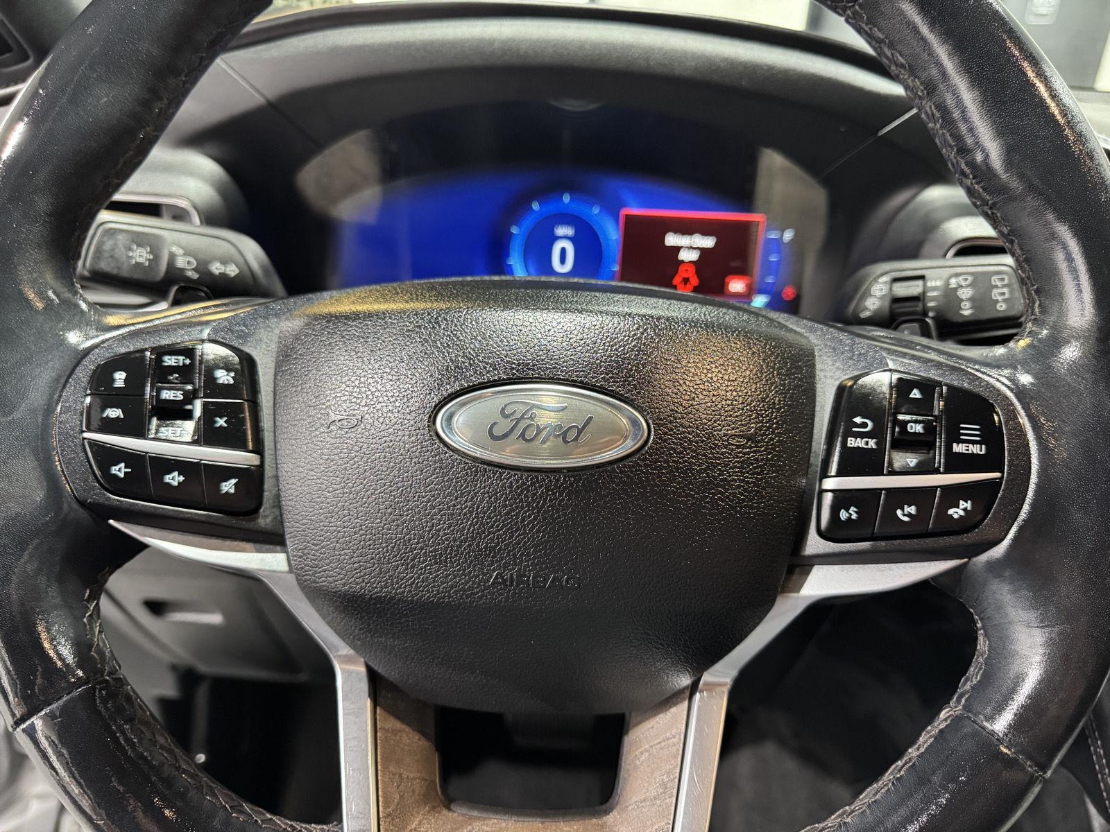 Vehicle photo 13
