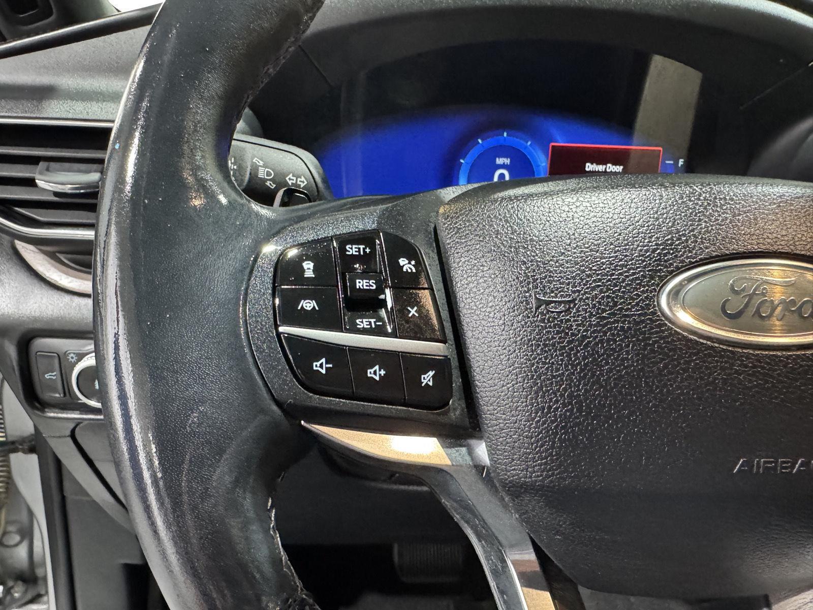Vehicle photo 14