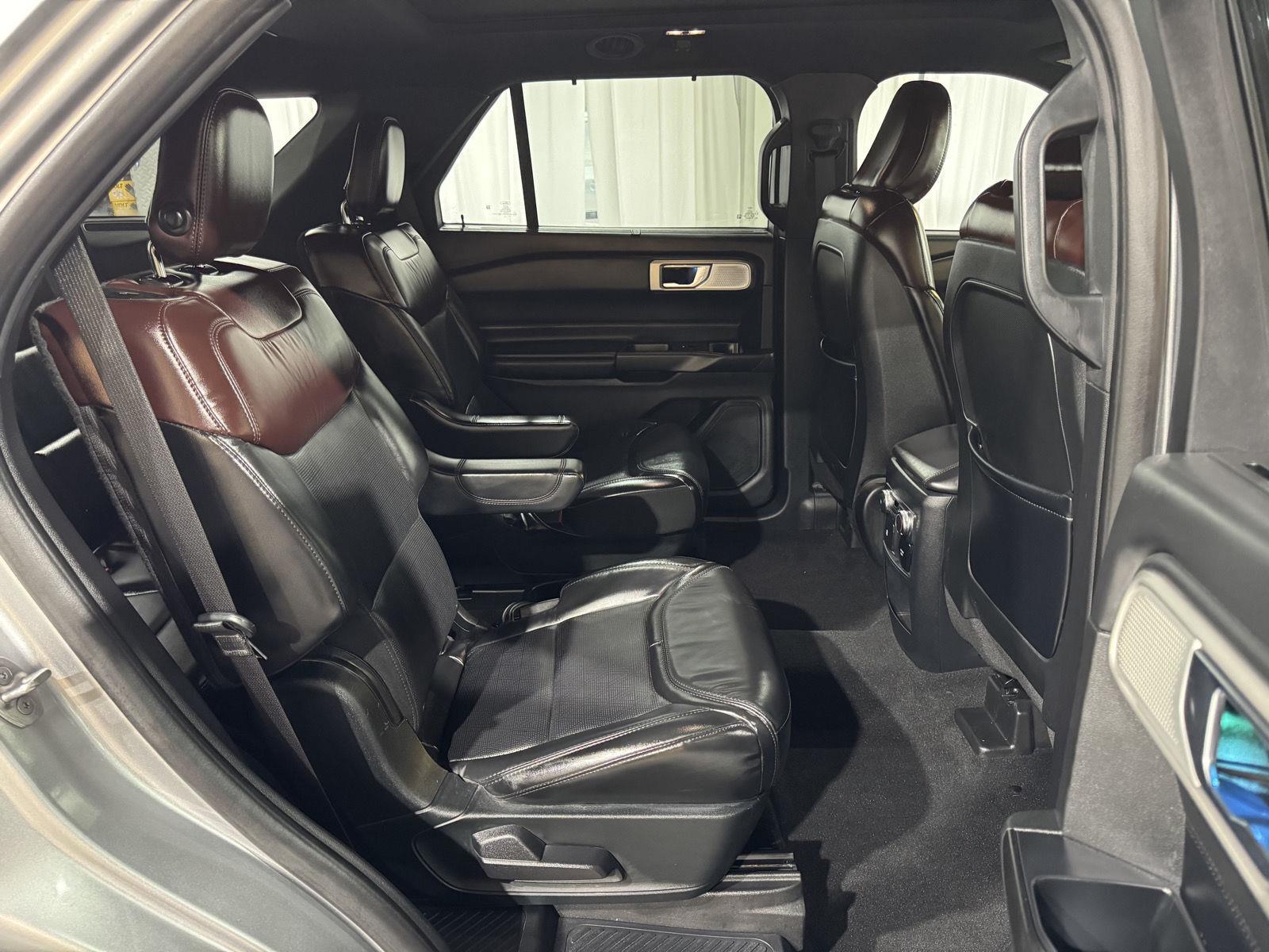 Vehicle photo 26