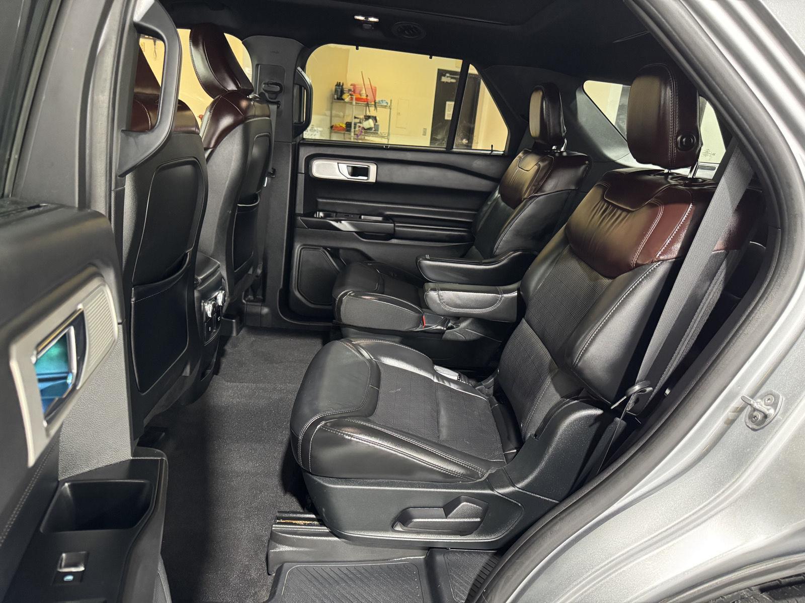 Vehicle photo 29