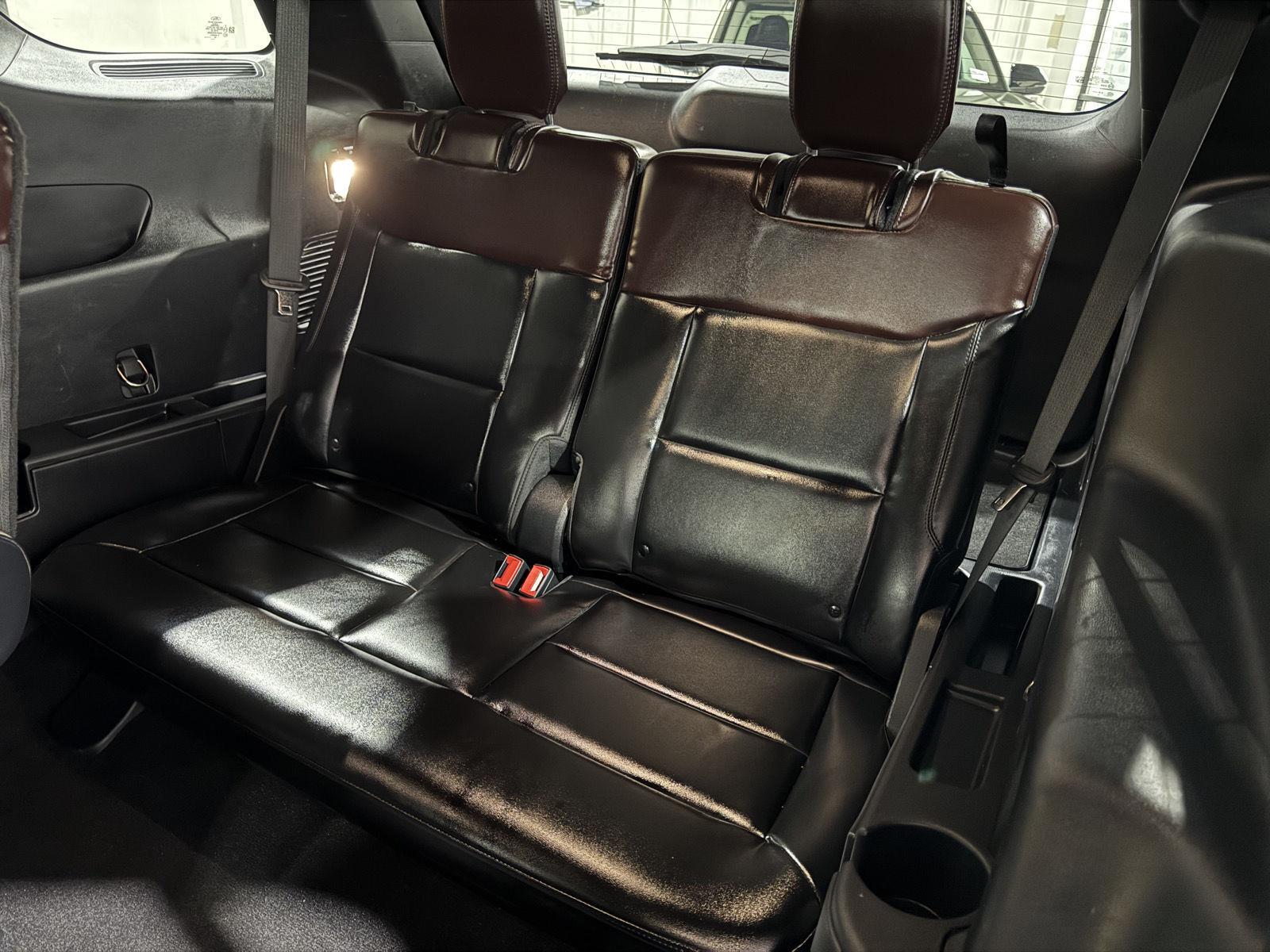 Vehicle photo 30