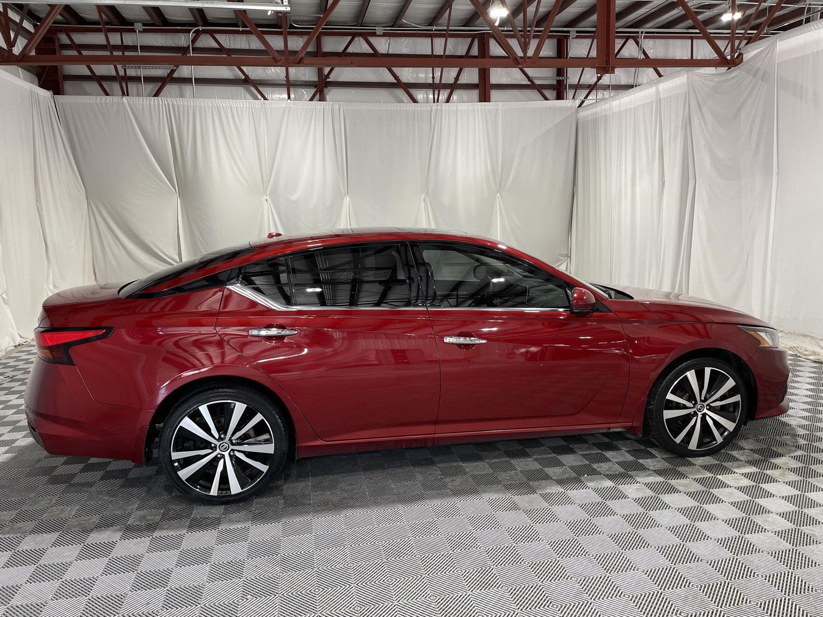 Used 2019 Nissan Altima 2.5 Platinum Sedan for sale in St Joseph MO