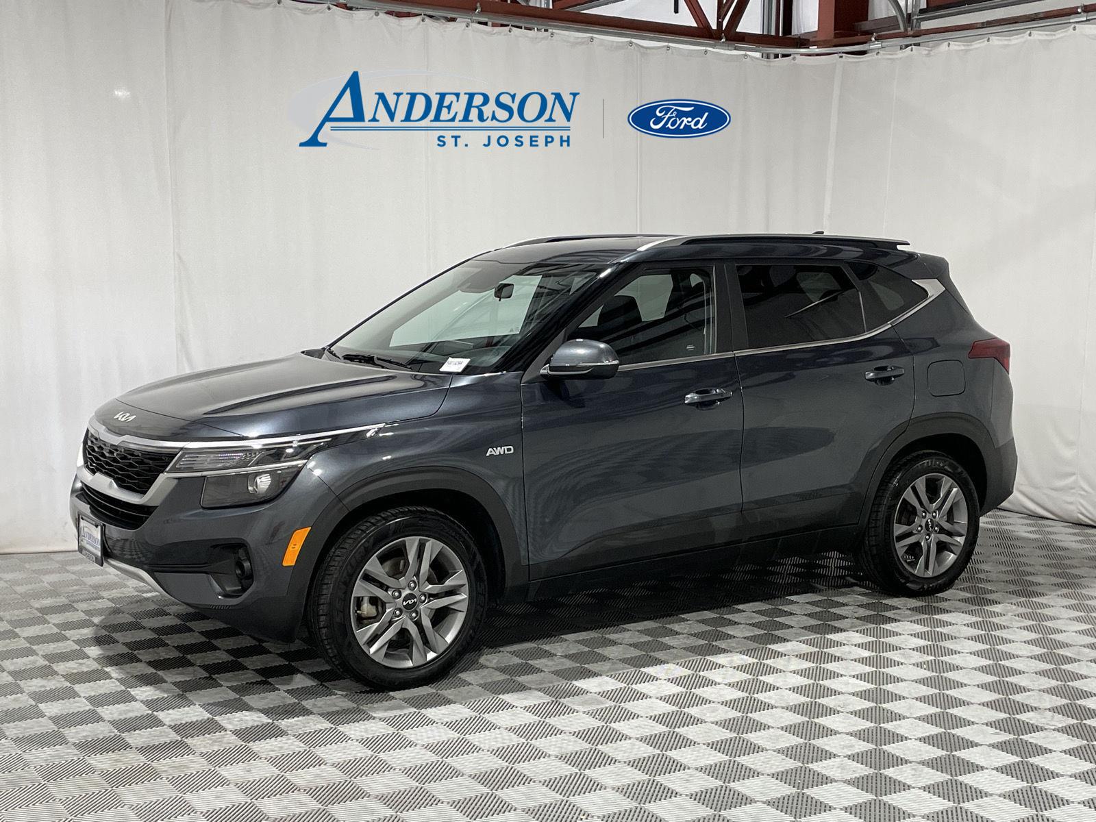 Used 2022 Kia Seltos S SUV for sale in St Joseph MO