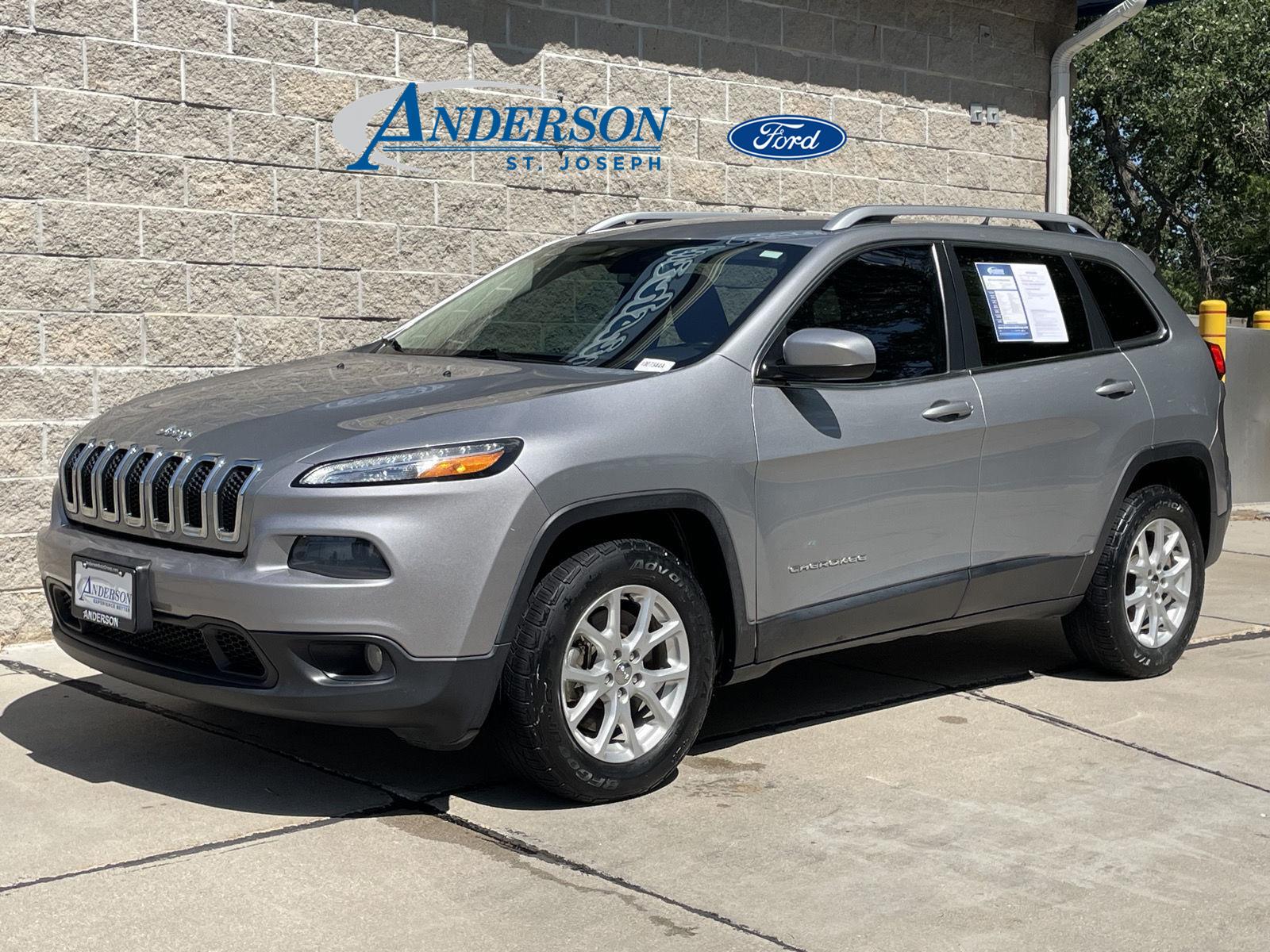 Used 2015 Jeep Cherokee Latitude SUV for sale in St Joseph MO