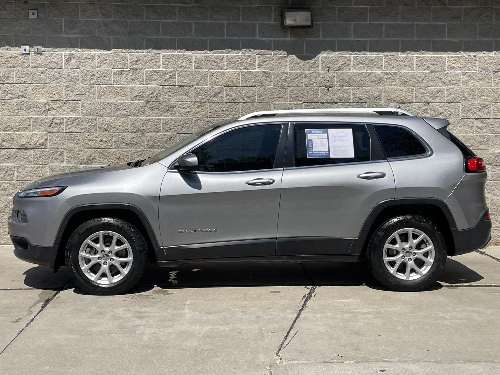 Used 2015 Jeep Cherokee Latitude SUV for sale in St Joseph MO