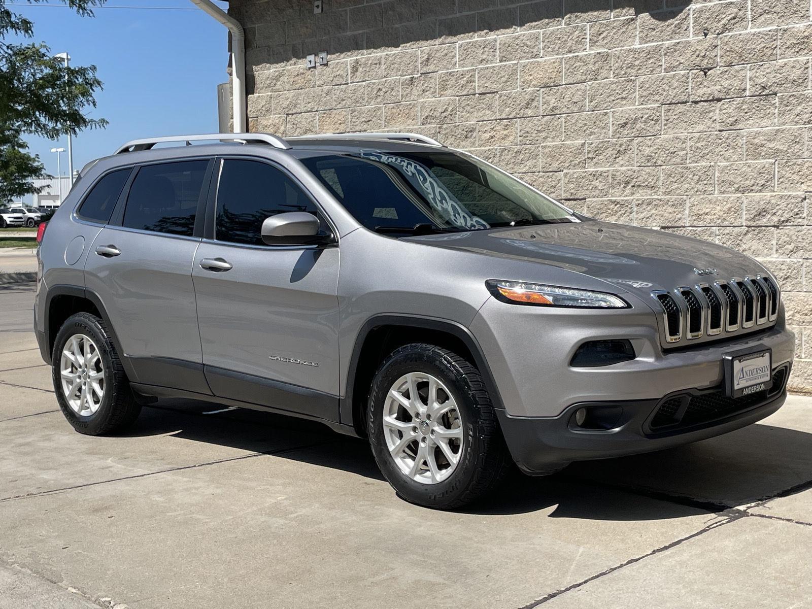 Used 2015 Jeep Cherokee Latitude SUV for sale in St Joseph MO