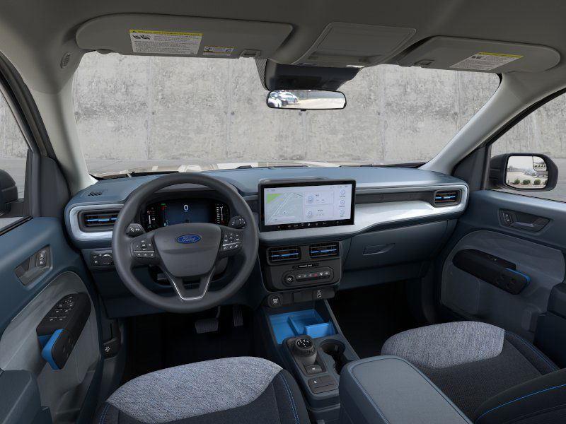 2025 Ford Maverick XLT photo 2