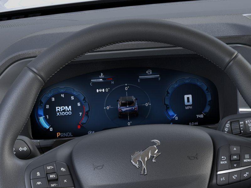 Vehicle photo 13