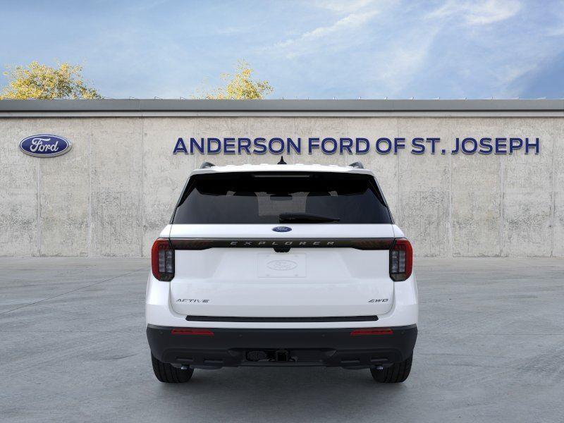 Vehicle photo 5
