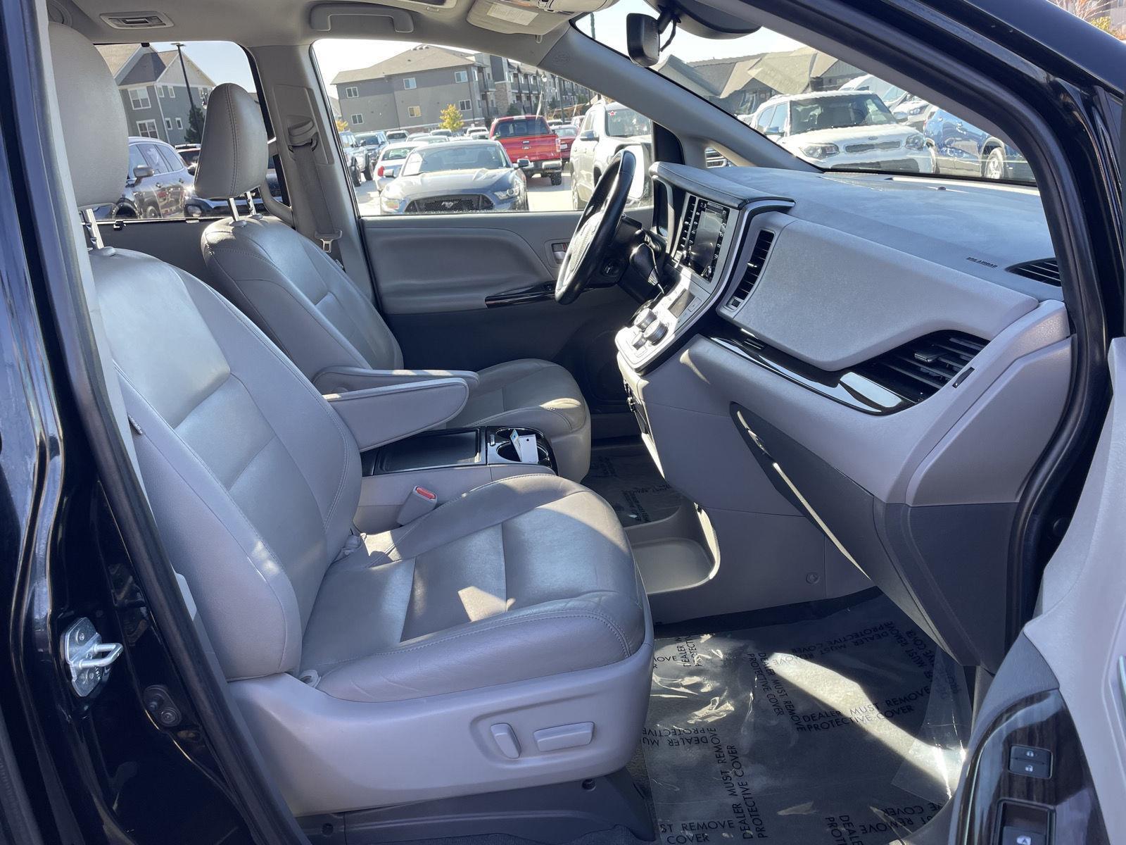 Used 2020 Toyota Sienna for sale in St. Joseph MO