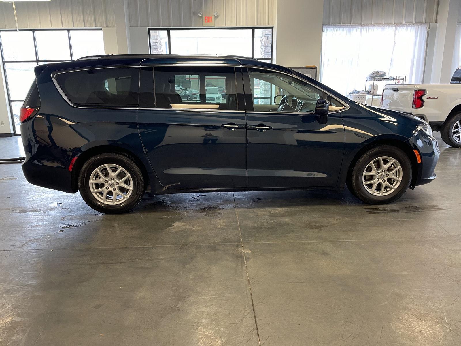 Used 2021 Chrysler Pacifica for sale in St. Joseph MO