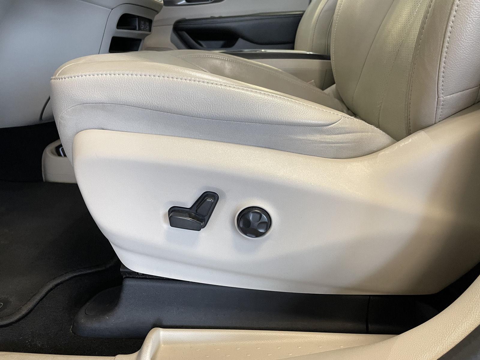 Used 2021 Chrysler Pacifica for sale in St. Joseph MO