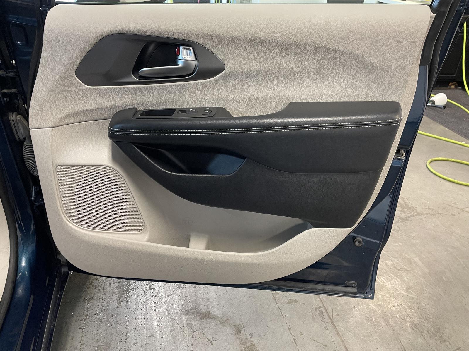 Used 2021 Chrysler Pacifica for sale in St. Joseph MO