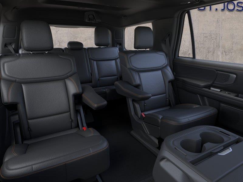 Vehicle photo 11