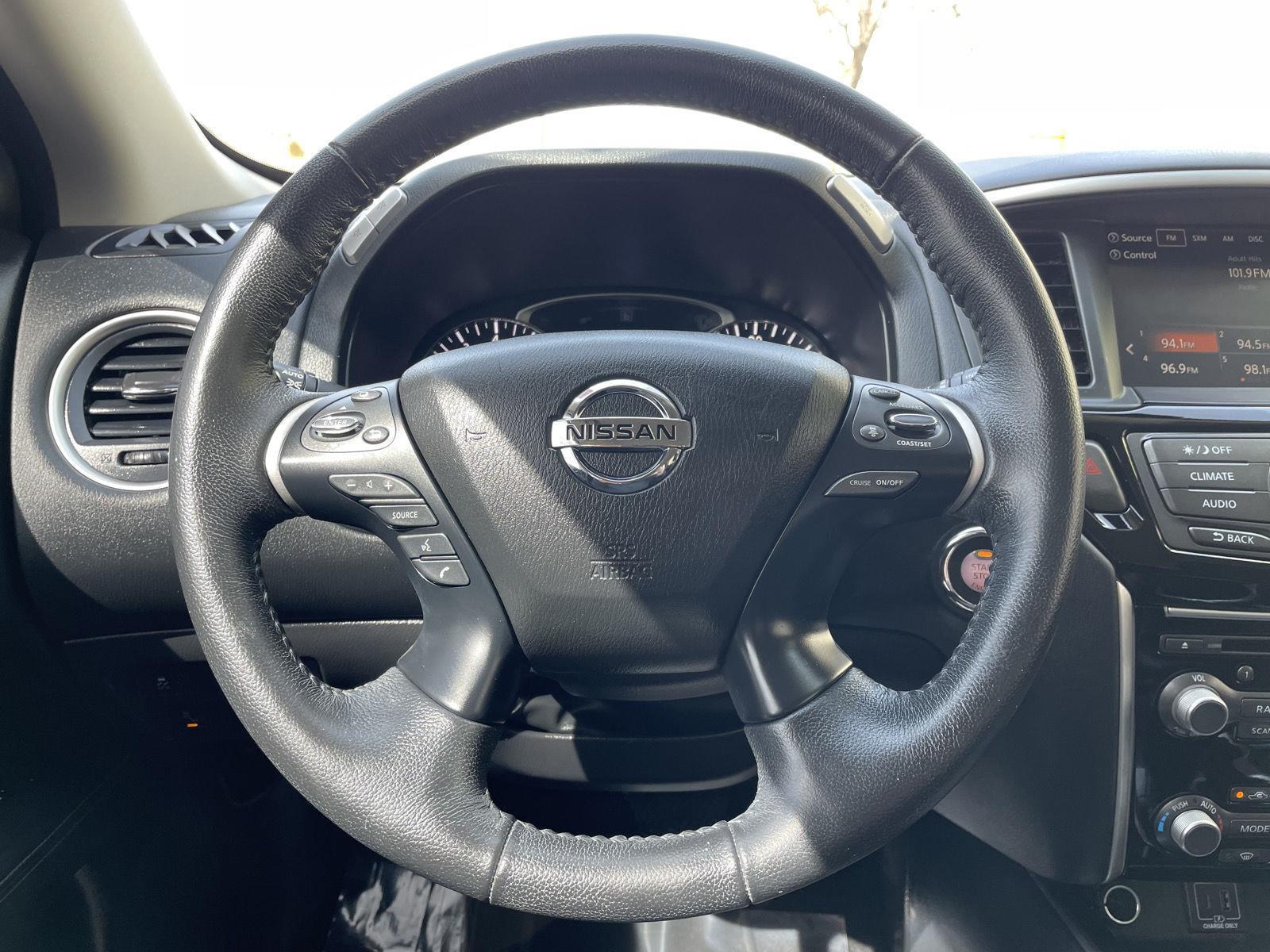 Used 2020 Nissan Pathfinder for sale in St. Joseph MO