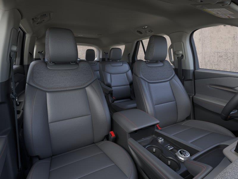 Vehicle photo 10