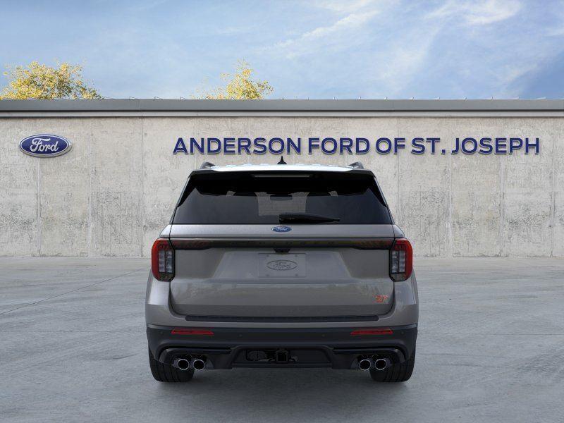 Vehicle photo 5