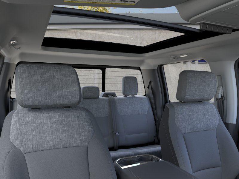 Vehicle photo 22